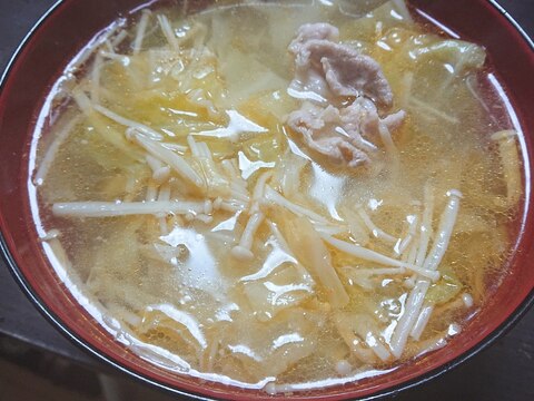 キャベツと豚肉の中華スープ